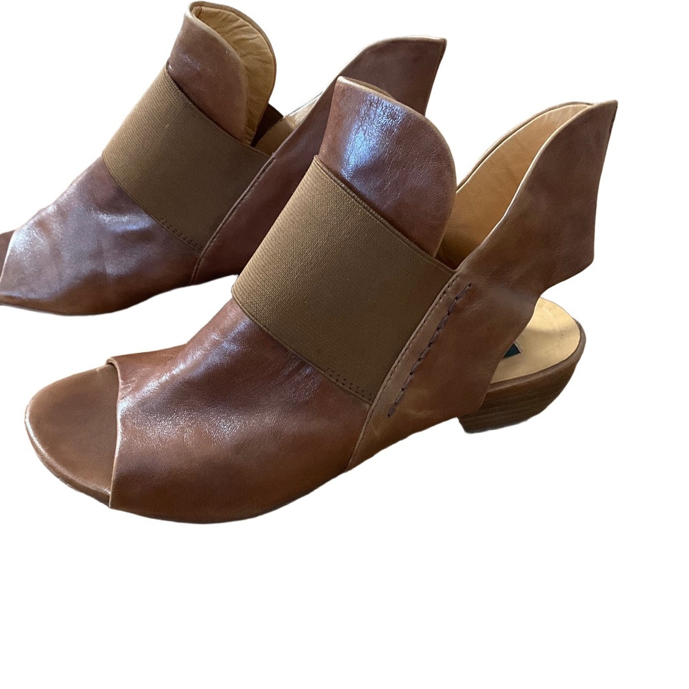 Everybody By BZ Moda Brown Leather Cutout Heel Low Heel Sandal Shoe 36.5